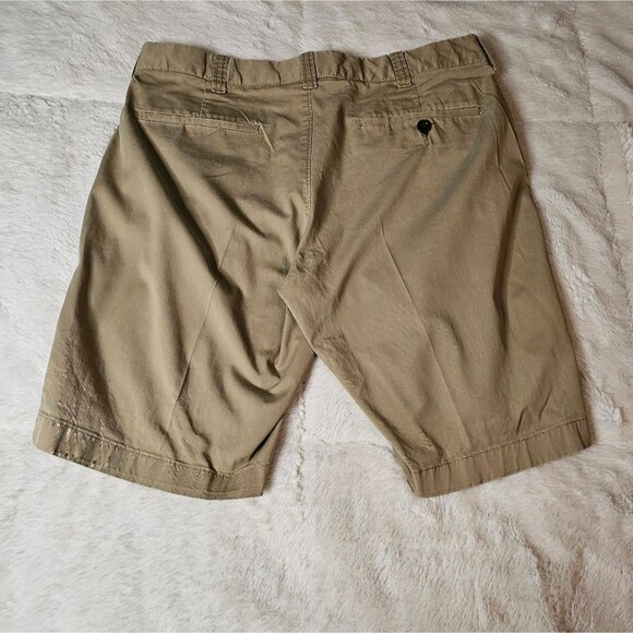 Men's J. Crew Stretch Khaki Shorts Waist 30" Excellent Condition. - Picture 2 of 4
